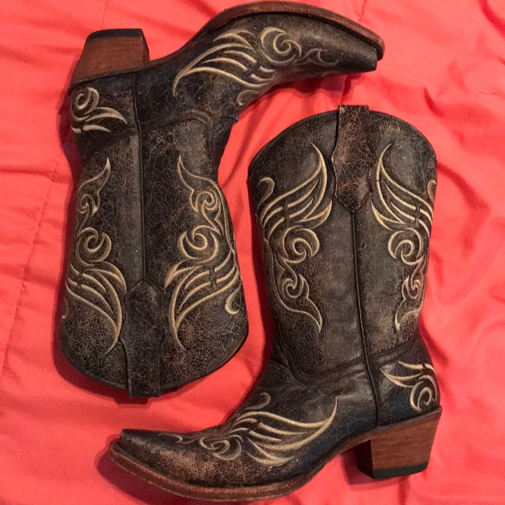 Hardly worn cowgirl boots